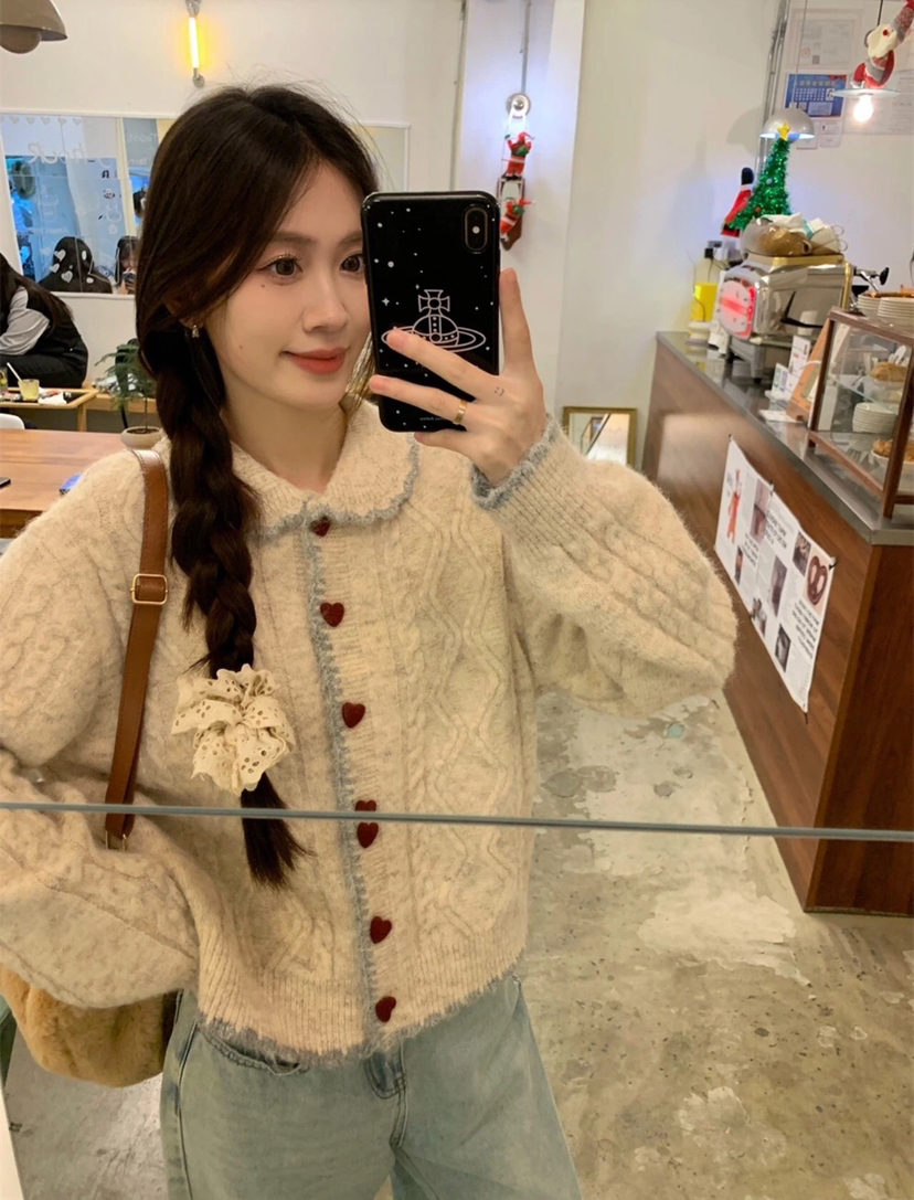 元气爱心扣开衫