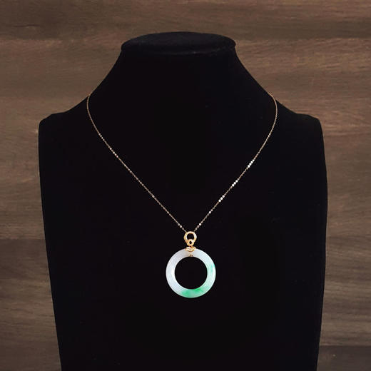 【天然正品】AU750黄金镶钻镶天然细腻糯冰种飘阳绿圆环翡翠吊坠项链301025AH75 商品图8