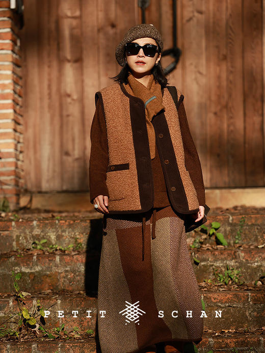 PETIT SCHAN小闪 CLO#977 Warm and Goofy 暖憨憨 复古羊羔毛撞色马甲 商品图3