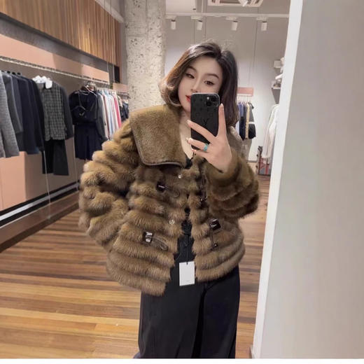 2025冬季时尚龙猫外套翻领新款仿獭兔毛短款毛毛横纹大衣 商品图4