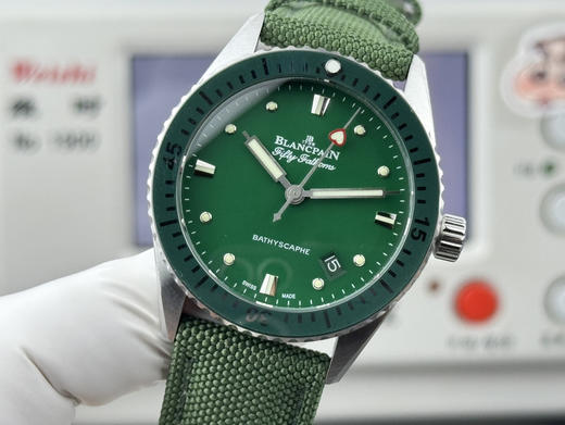 Noob official➕宝珀-38mm五十寻5100-1130系列   [官方尺寸38mm]  高科技缎面陶瓷光泽亮丽、高硬度、不变色、不沾污、不易磨损。【表壳】牙圈对版，立体感强，永不退色❕❕❕ 商品图4