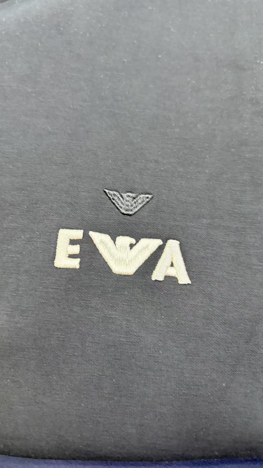 阿玛尼圆领衫。蓝色白色黑色。 商品图4