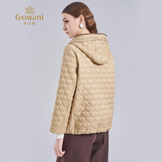 乔万尼新品2025冬爱心绗缝休闲感连帽宽松撞色复古棉服外套ED4K749 商品图4