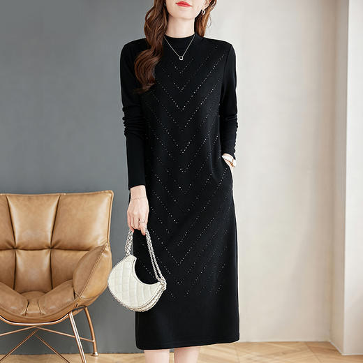 黑色半高领连衣裙女冬季2026新款大码女士打底毛衣长裙配大衣裙子 商品图0