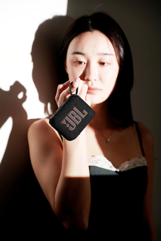 小个头大能量！！四代目防水无线蓝牙音响户外便携低音炮C120188 商品图4