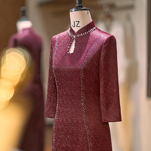 喜婆婆妈妈装2025秋冬新款烫钻改良旗袍婚礼日常宴会修身婚宴礼服 商品图1