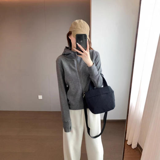 美雅碧桑蚕丝山羊绒！2025立体剪裁轻盈保暖拼接连帽卫衣外套冬款！ 商品图0