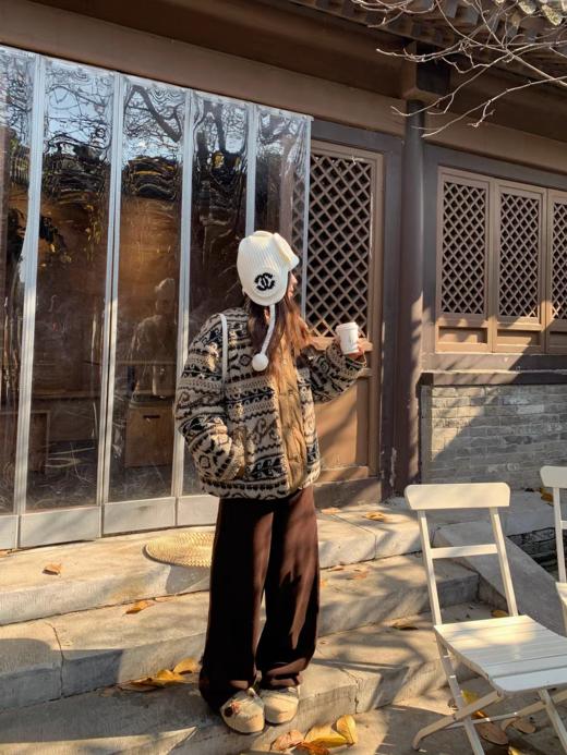 复古氛围感毛绒绒圆领夹棉外套 商品图11