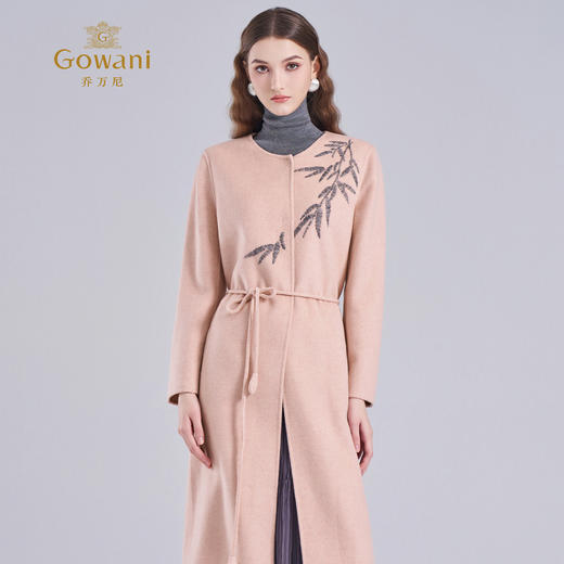 乔万尼2025新品冬新中式无领刺绣雅致收腰羊毛羊绒混纺长款毛呢大衣ED4A799102 商品图2