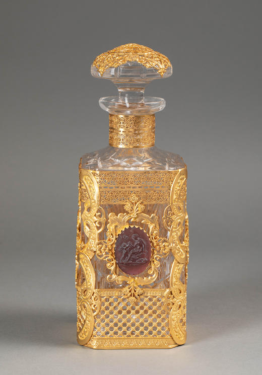 独角鹿西洋古董19世纪末法国出品古典卷叶纹铜鎏金精雕镶嵌女神与小天使主题卡梅奥装饰水晶烈酒瓶 商品图0