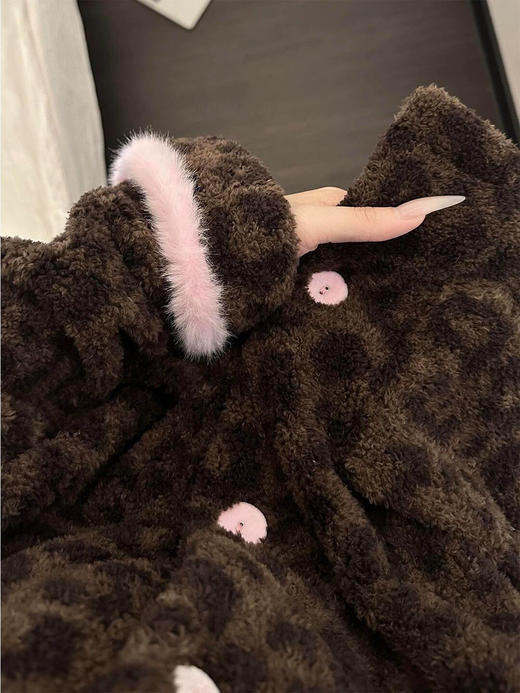 官网599！野兽家同款KITTY豹纹联名款可丽绒家居服套装  立领围巾领/撞色娃娃领 甜美可爱减龄温暖 商品图5