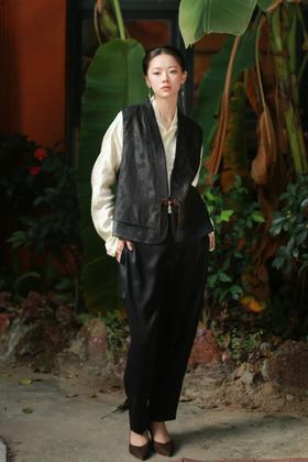 漫物记拼接花扣马甲mwj-w304