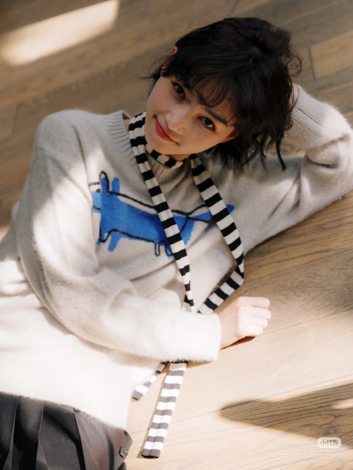 一店d 小众设计师品牌IIIVIVINIKO小狐狸套头毛衣❗️福利安排 好有趣的毛衣设计 可爱又古怪 有它在 感觉整个秋冬也都温柔了不少 相信毛衣控都对这种可可爱爱的设计没有抵抗力吧