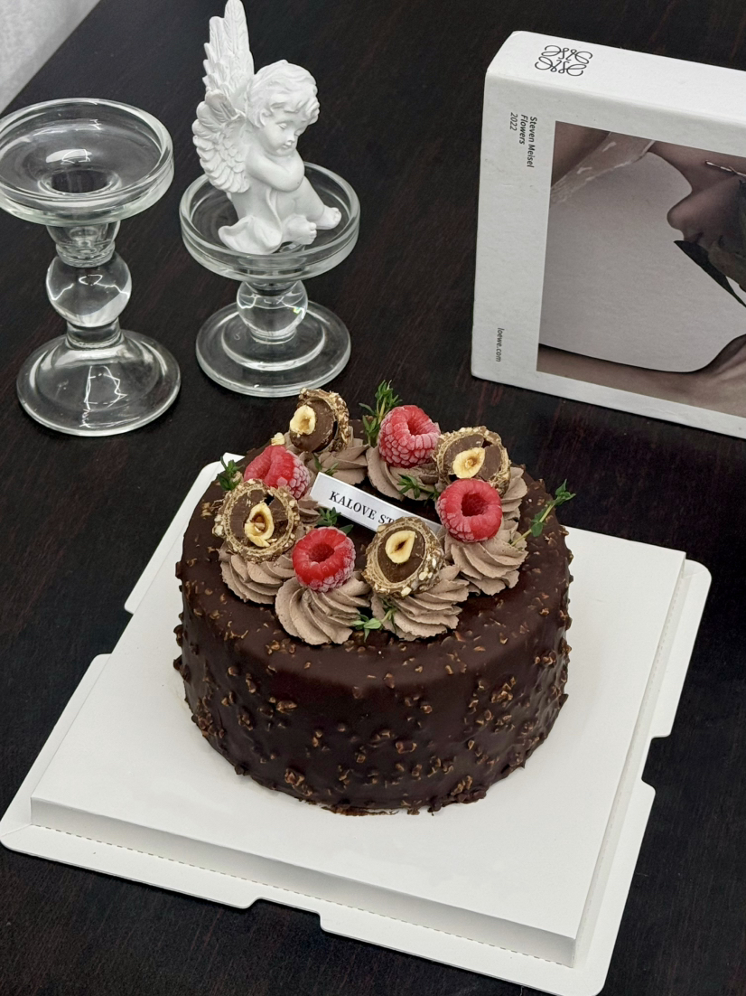 费列罗榛果梦龙巧克力脆皮蛋糕