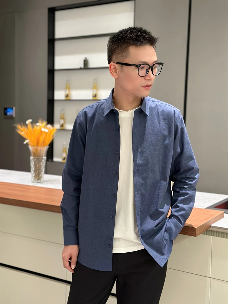 【格桑米Gesamy男士全棉磨毛衬衫】男士衣柜必入单品❗✅ 甄选新疆棉 进口高密精编机织+磨毛工艺 手感细腻 柔软透气又不失挺括有筋骨✅ 版型质感都一级棒 可休闲可商务