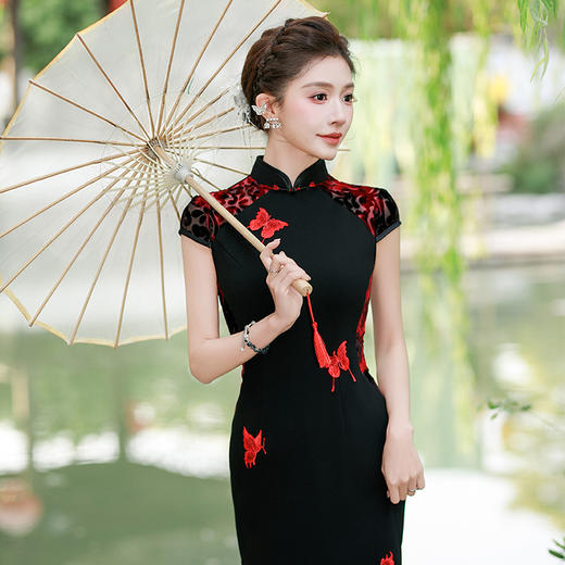 YD-4011走秀旗袍微胖MM蝴蝶刺绣新中式连衣裙女新季新款大码收腰显瘦裙子 商品图2