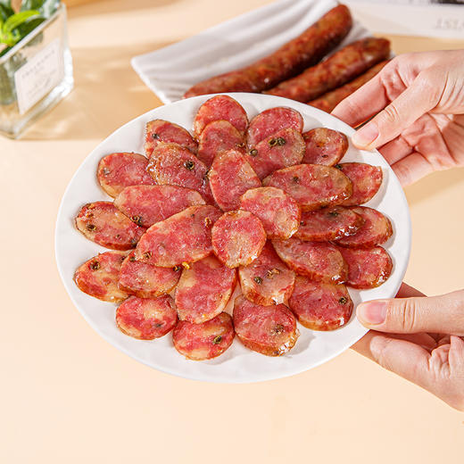 芦家坳非遗黑猪香肠  精选散养乌蒙黑猪（黔北黑猪）3:7的肥瘦口感，不柴不腻，唇齿留香 商品图5