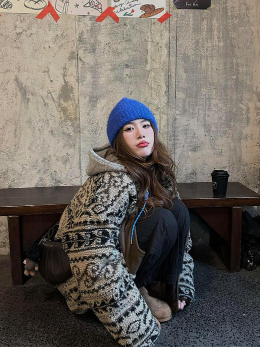 复古氛围感毛绒绒圆领夹棉外套 商品图4