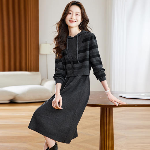 丁摩 秋冬女装连帽假两件针织连衣裙2813 商品图3