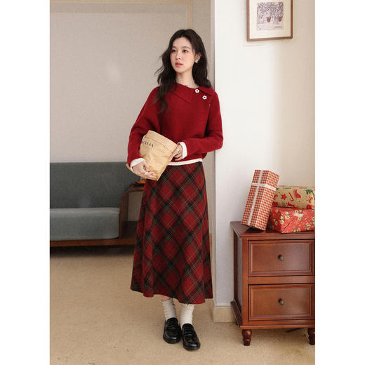 鹿向南「心动降临」冬季气质上衣女设计感时尚不规则斜领红色毛衣 商品图2