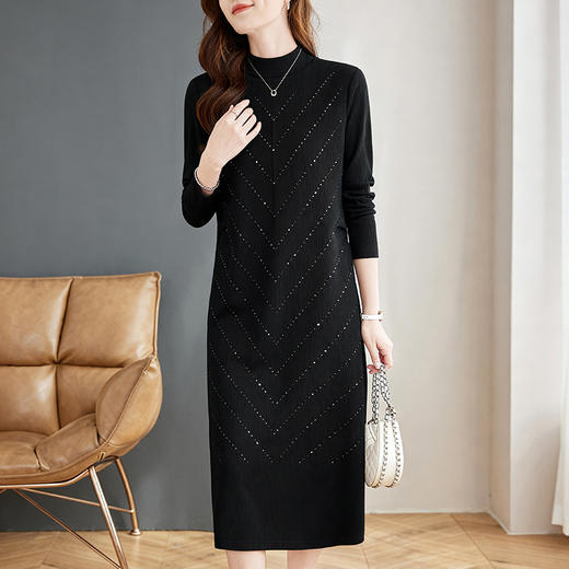 黑色半高领连衣裙女冬季2026新款大码女士打底毛衣长裙配大衣裙子 商品图1