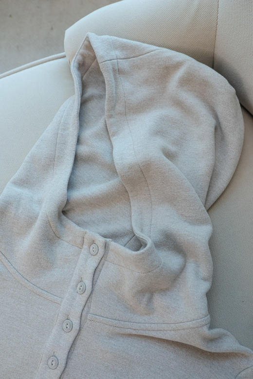 慕斯|温暖包裹德绒连帽上衣 商品图1