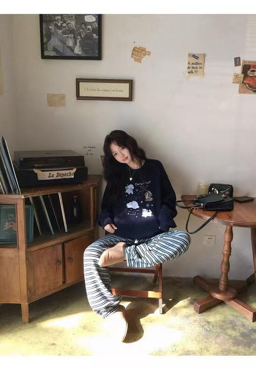 【工艺卫衣】egg品牌爆款～狗狗印花短款卫衣-喜出 商品图1