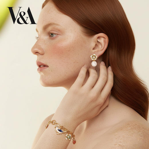 V&A博物馆 草莓小偷系列 耳饰 胸针 手链 商品图0