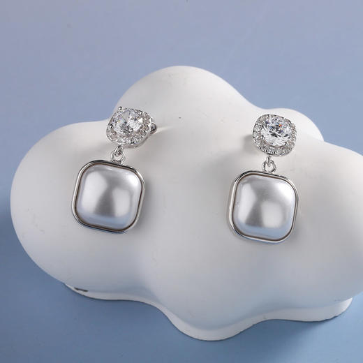 【宏艺珠宝】方珍钻福·银s925耳饰 商品图1