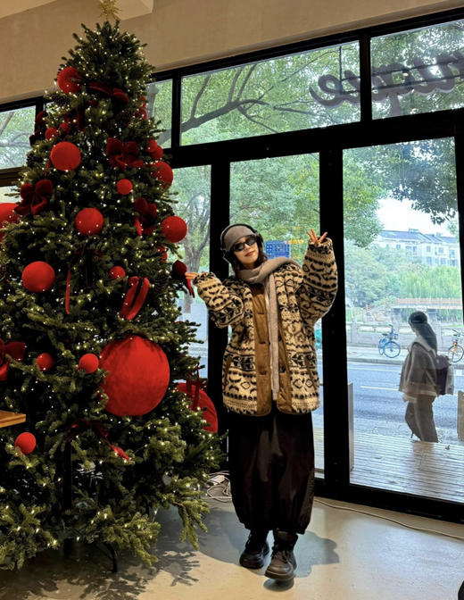 复古氛围感毛绒绒圆领夹棉外套 商品图7