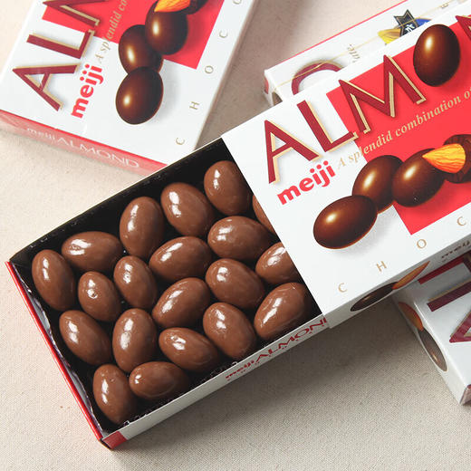 明治扁桃仁/澳洲坚果代可可脂夹心巧克力79g/64g / 045097 045099 商品图1