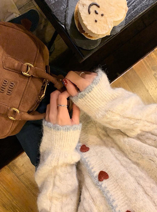 元气爱心扣开衫 商品图1