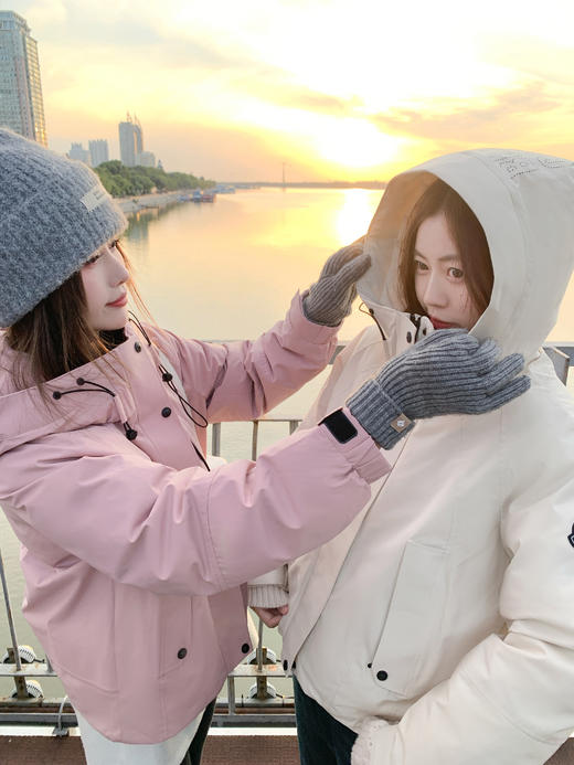 <曾小咸推荐> 现货秒杀！微信超特价！羽绒服90白鸭绒冲锋衣 日常689.99 立减320 秒杀369.99！ 商品图8