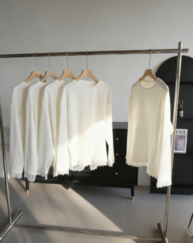 👏🏻秋冬打底❗【佰飞特加厚双面德绒蕾丝拼接打底衫】！😍颜值保暖双重在线！ 🌞名副其实的小太阳❗️一件保暖度顶仨👌 触感细腻蓬松温暖