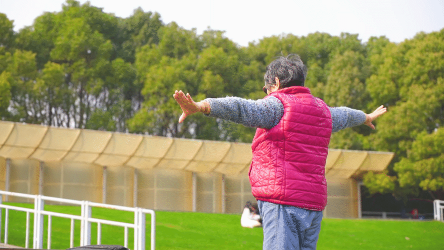 女人想你了，不会称呼你“老公”，而是会叫这三个“称呼”