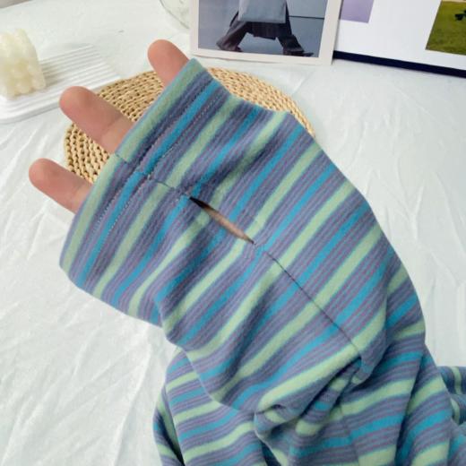 💖【秋冬主打款】仟梓赫 蓝绿条纹火山岩双面德绒打底衫❗️冬湖蓝➕松枝绿配色也太好看了🌞秋冬主打款，是普通打底的2倍厚，贴肤穿和羊绒一样舒服😌 商品图6