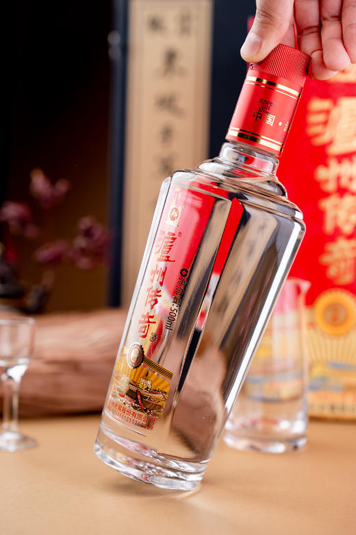 泸州老窖 数百年传承酿造技艺 【泸州传奇·锦藏】 52° 浓香型白酒 商品图3