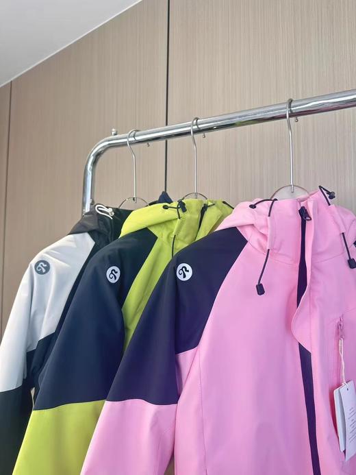 D120212内里珊瑚绒轻盈保暖冲锋衣外套男女宝宝款 商品图3