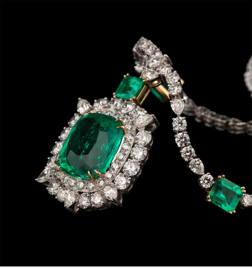 独角鹿西洋古董1980年代欧洲出品18k黄金白金镶嵌钻石及哥伦比亚祖母绿珠宝套件 （项链与耳钉/耳夹） 商品图6