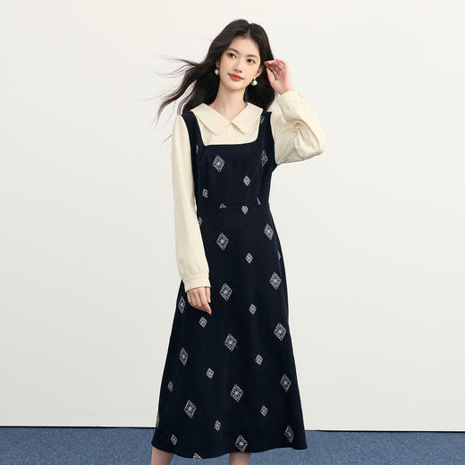 【12/03新品】熙世界伯爵千金感假两件连衣裙女秋冬民族风刺绣收腰POLO领长裙子 商品图3
