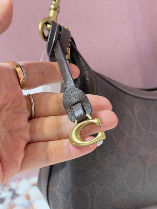 Coach新款Juliet枫叶棕腋下包 商品图12