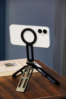 💥全新款高端手持支架❗❗极度便携，专治各种刁钻角度【AURARO多功能磁吸手机三脚架】😝手握、平放、三脚支撑，多种使用方法等你解锁🖐🏻