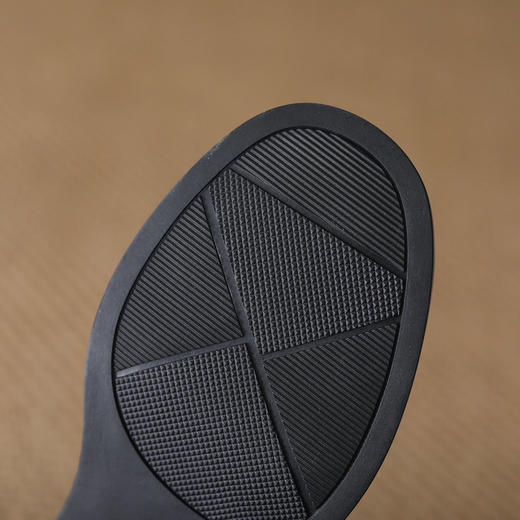 【秋冬款加绒真皮厚底切尔西马丁靴】利落帅气又充满干练！内里微绒设计，鞋面柔软舒适！舒适贴合不挤脚，秋冬衣橱搭配单品之一！【KH-J】 商品图7