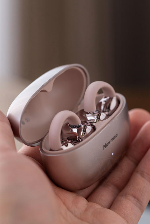 坏了直接换新❗99拿下千元级AI智能耳机 ——搭载小度5.0❗【Newmine纽曼S7 AI耳夹耳机】  ✅三大AI引擎赋能——文心、豆包、Deepseek  ✅随听、随说、随翻译 商品图3