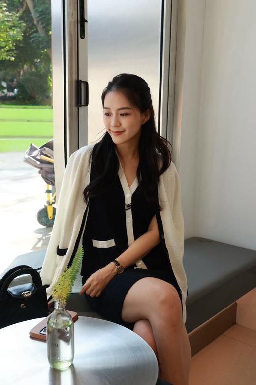 白拼藏蓝圈圈羊毛开衫 商品图6