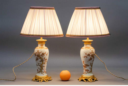 独角鹿西洋古董19世纪末法国出品路易十五风格铜鎏金装饰矾红描金梅花图瓷瓶台灯一对 商品图1