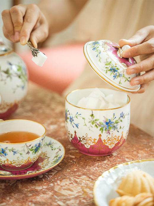 【已售】独角鹿西洋古董1869年代法国御窑塞弗尔出品手绘描金花卉主题下午茶套件 商品图4