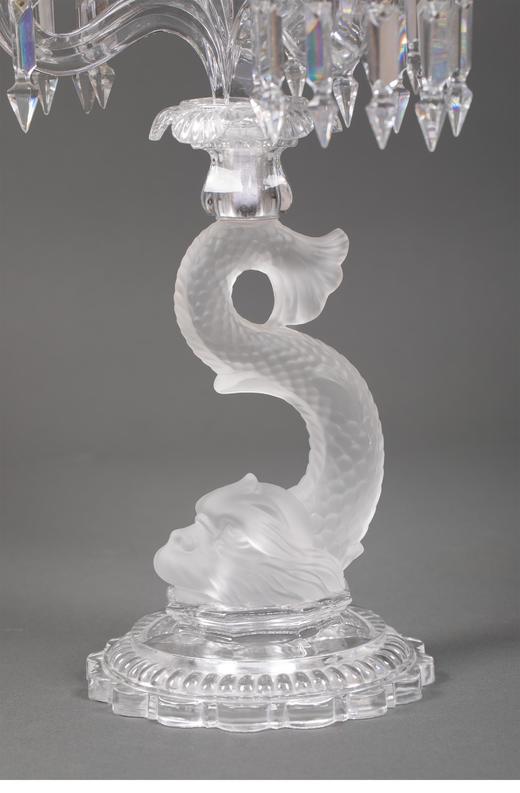 独角鹿西洋古董19世纪法国出品Médaillon圆雕纹款海豚造型三枝头水晶烛台一对 商品图6