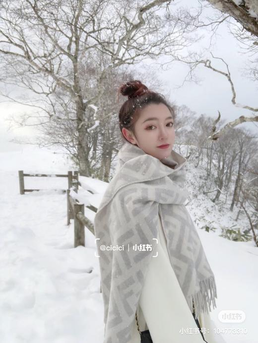 芬迪 FF字母老花羊绒围巾（DSX） 商品图7