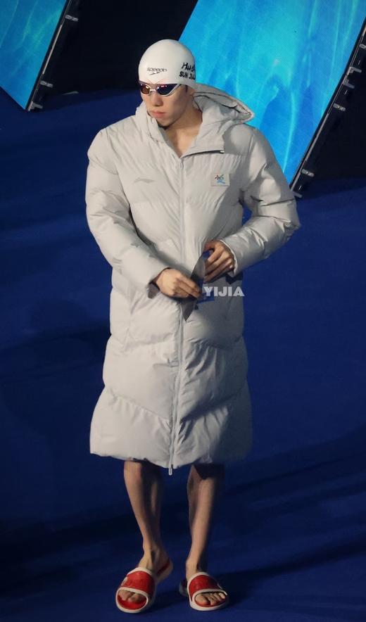 男女同款代工厂进出专柜大爆款凯乐石惠斯勒长款鹅绒服 商品图6